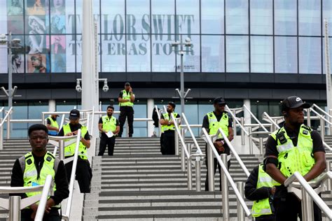 wembley escot|Taylor Swift police escort: How UK’s Attorney General Lord。